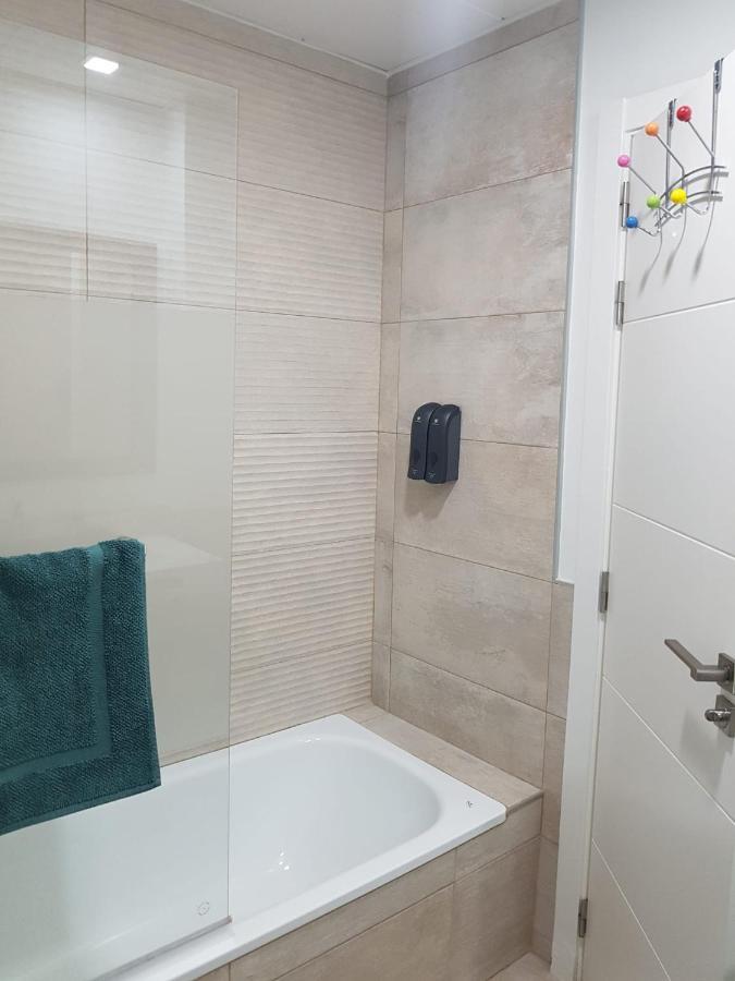 Apartamento Plaza Del Teatro Parking Free Малага Екстер'єр фото